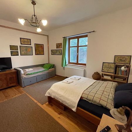 Rustic Cottage & Garden Retreat On Buda Hilltop Budapest Exteriör bild