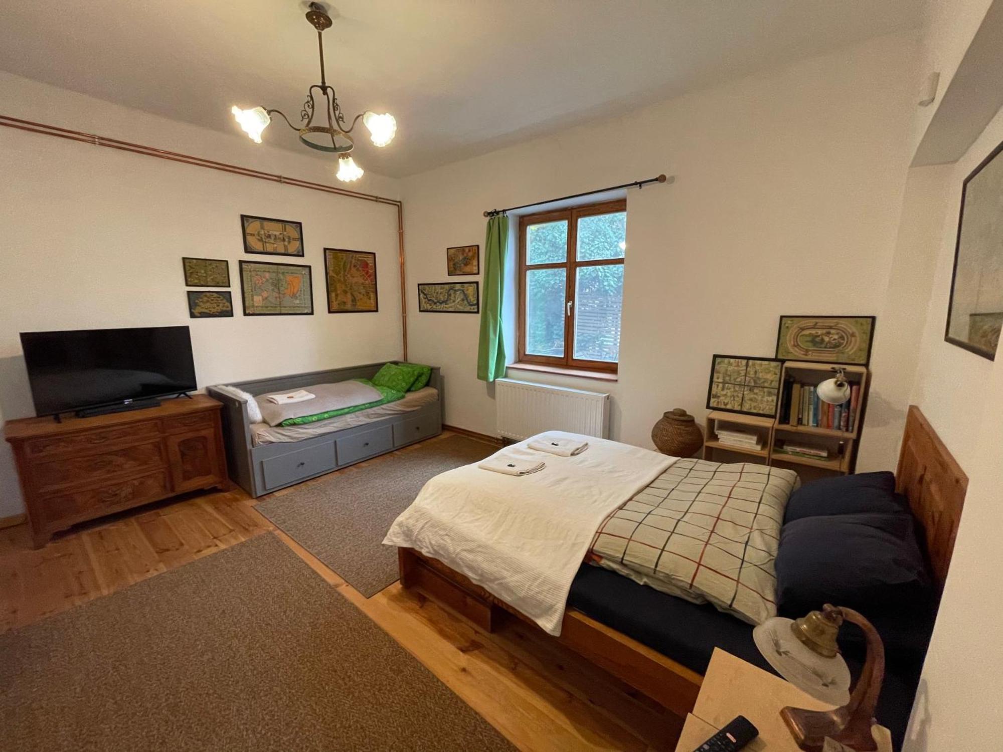 Rustic Cottage & Garden Retreat On Buda Hilltop Budapest Exteriör bild